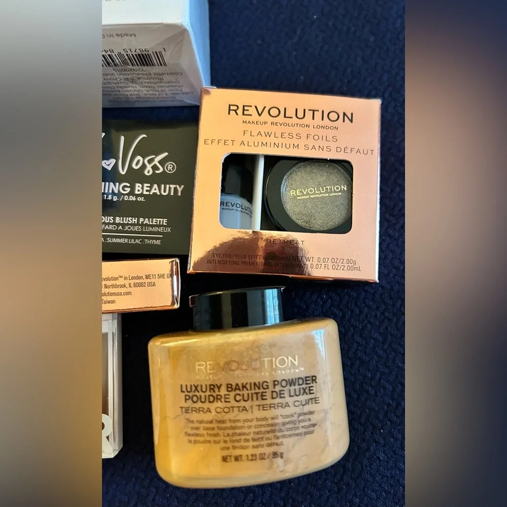 Makeup Bundle S8 - Picture 2 of 11